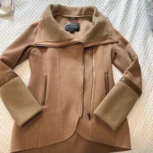 Mackage Coat. Wool 100%. With leather trims.